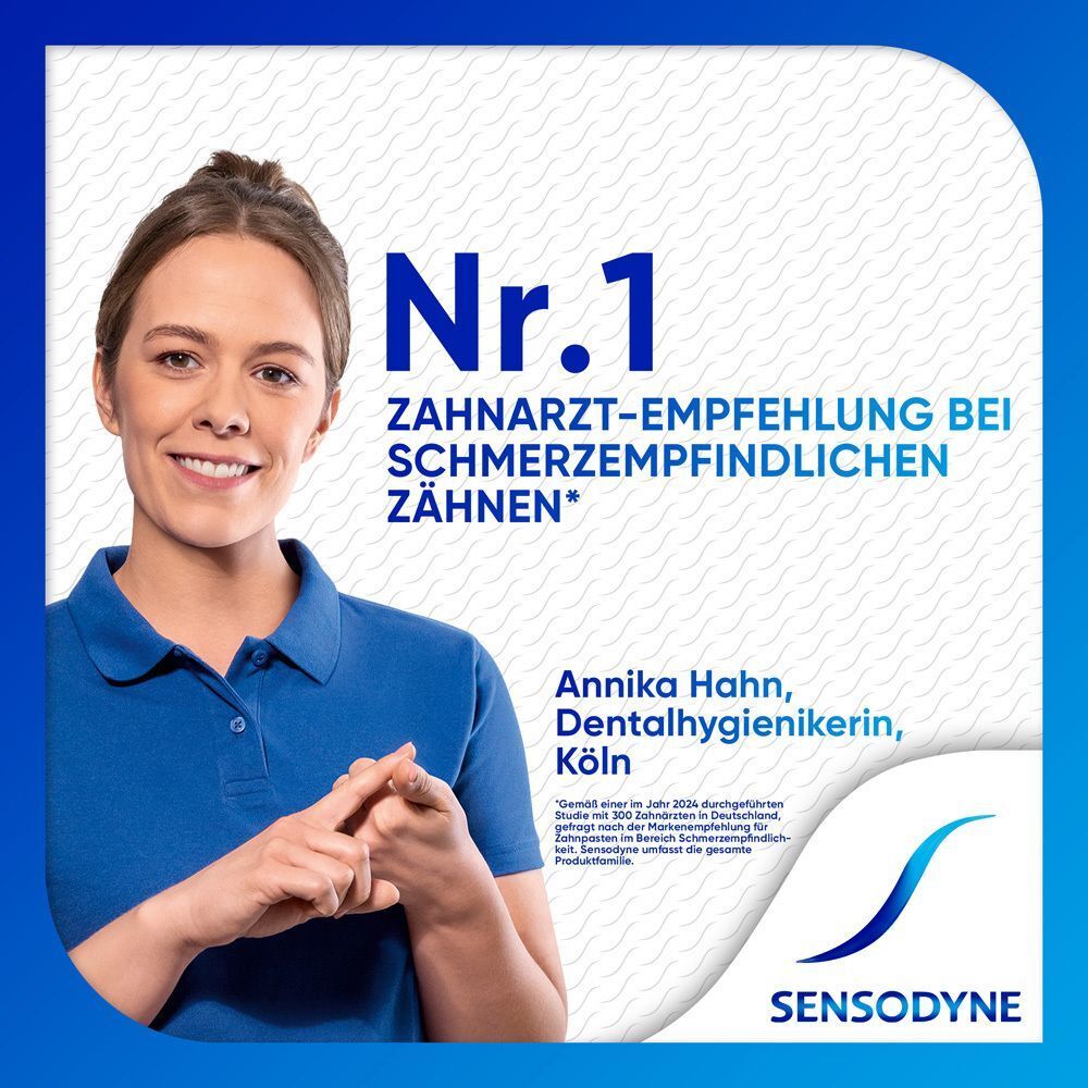 Frau lächelt. Text: Nr. 1 Zahnarzt-Empfehlung bei schmerzempfindlichen Zähnen. Logo: Sensodyne. Text: Annika Hahn, Dentalhygienikerin, Köln.