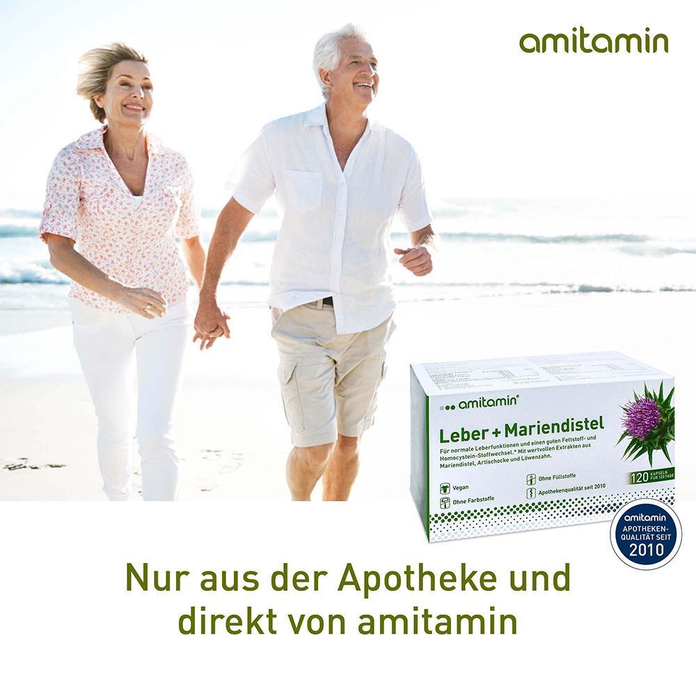 Älteres Paar am Strand, neben Packung AMITAMIN Mariendistel+Leber Kapseln. Text: Nur aus der Apotheke und direkt von AMITAMIN.