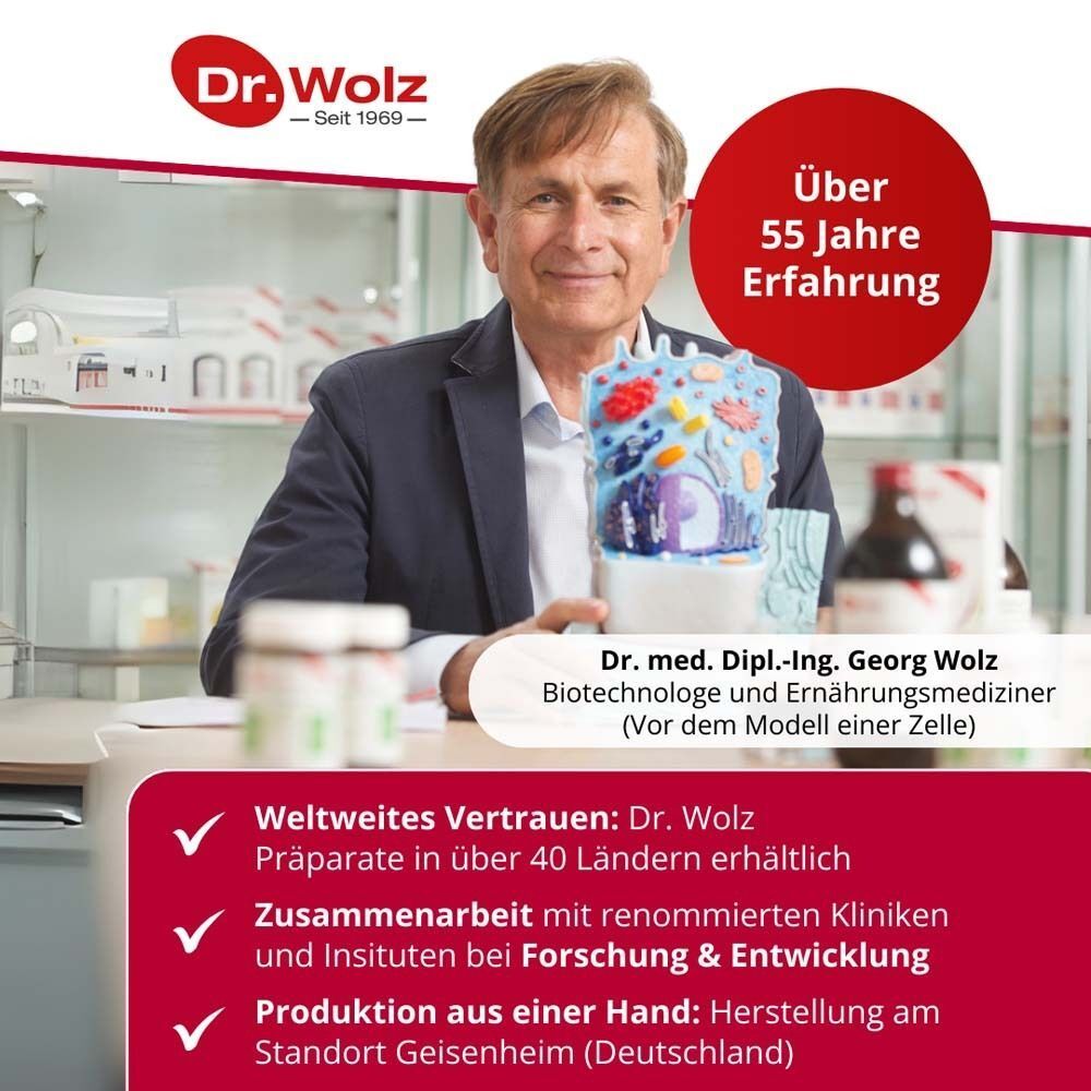 Dr. Georg Wolz mit Zellmodell, über 55 Jahre Erfahrung, Vitalkomplex Dr. Wolz weltweit vertrieben.