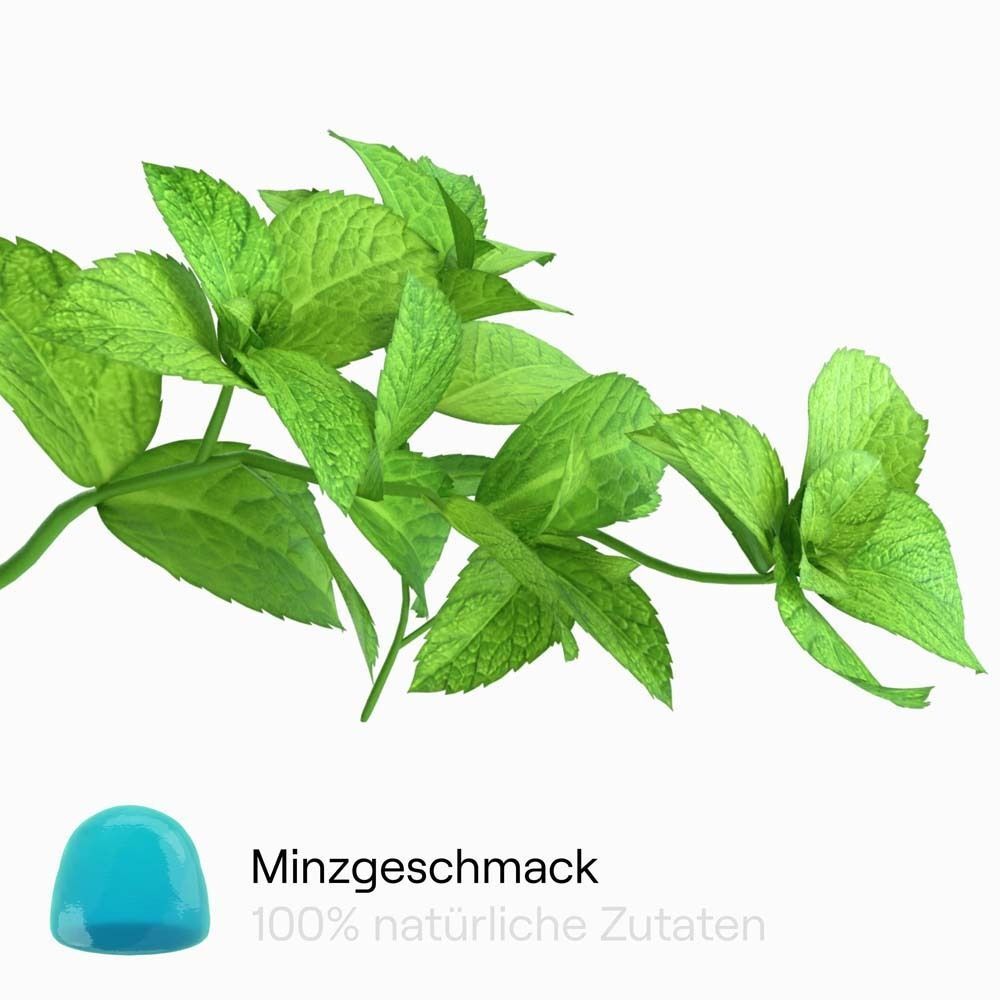Ein blaues Gummibärchen neben Minzblättern. Text: Minzgeschmack, 100% natürliche Zutaten.