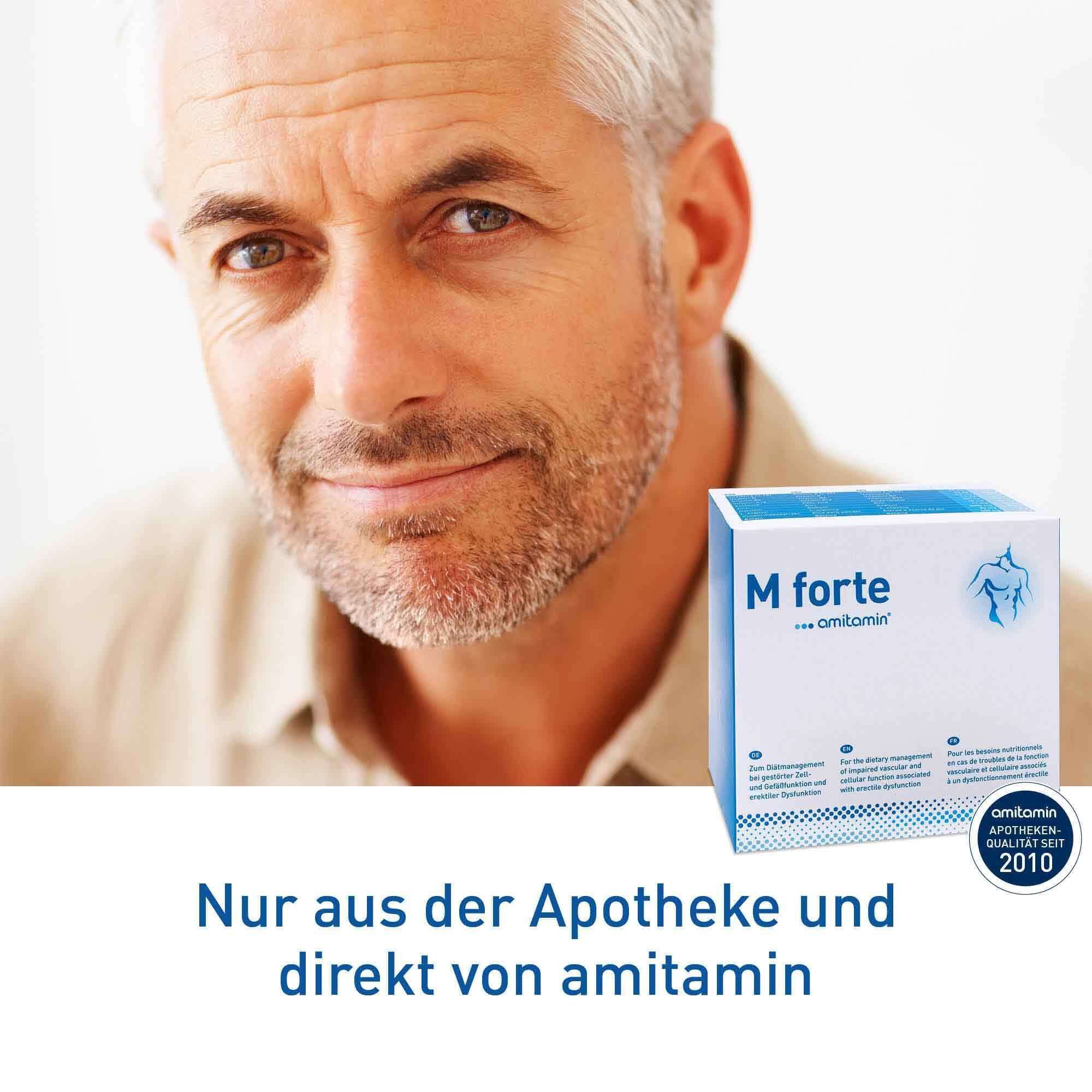 Mann mit Produktverpackung. Aufdruck: M forte, amitamin. Text: Nur aus der Apotheke und direkt von amitamin.