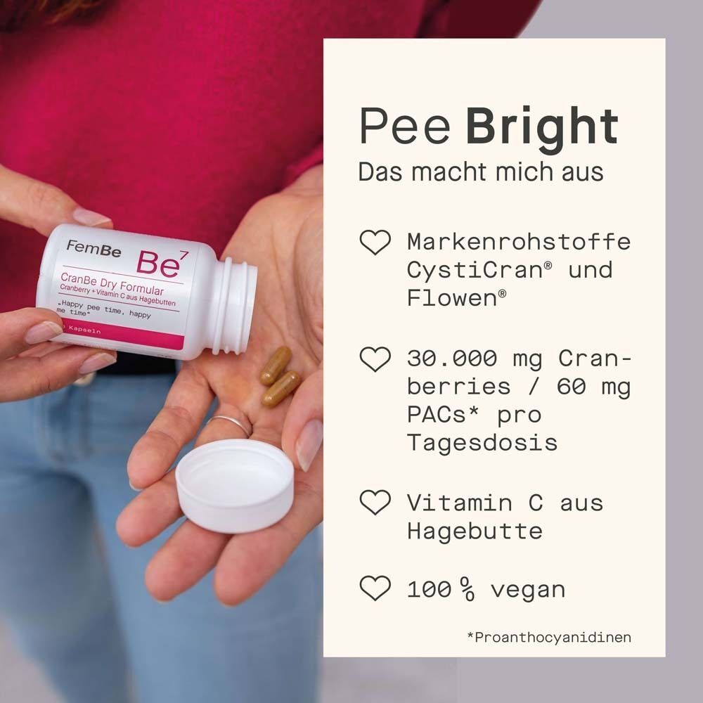 Eine Hand hält eine Flasche und Kapseln. Text: Pee Bright. Inhaltsstoffe: CystiCran, Flowens, Cranberries, Vitamin C.