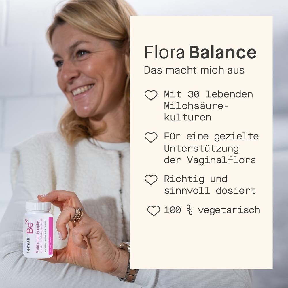 Frau hält eine Flasche FEMBE Be10 Probio Intim Komplex. Text: Flora Balance, 30 lebende Milchsäurekulturen, gezielte Unterstützung, vegetarisch.