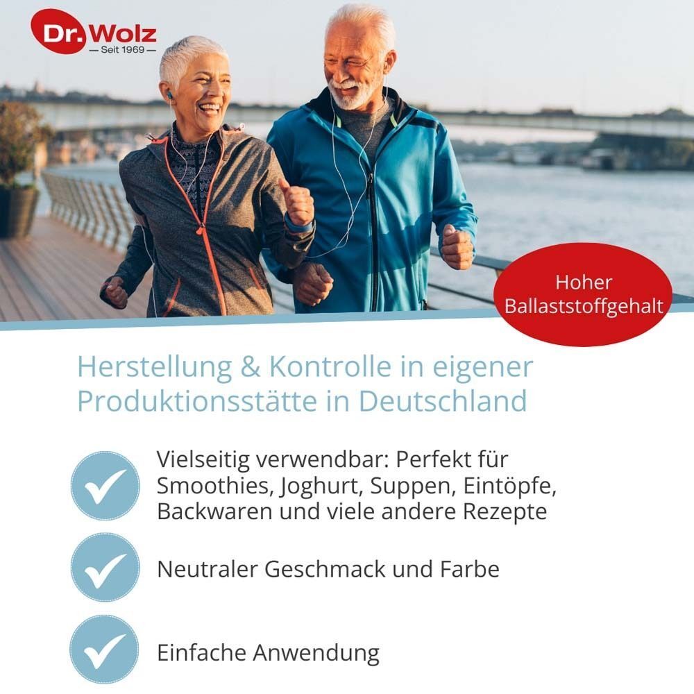 Älteres Paar joggt. Im Hintergrund Wasser. Text: Herstellung & Kontrolle in eigener Produktionsstätte in Deutschland.