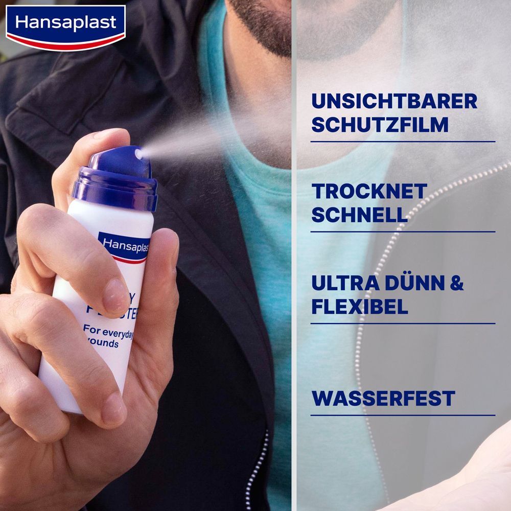 Mann hält Hansaplast Sprühpflaster-Flasche. Unsichtbarer Schutzfilm, trocknet schnell, ultra dünn, flexibel, wasserfest.