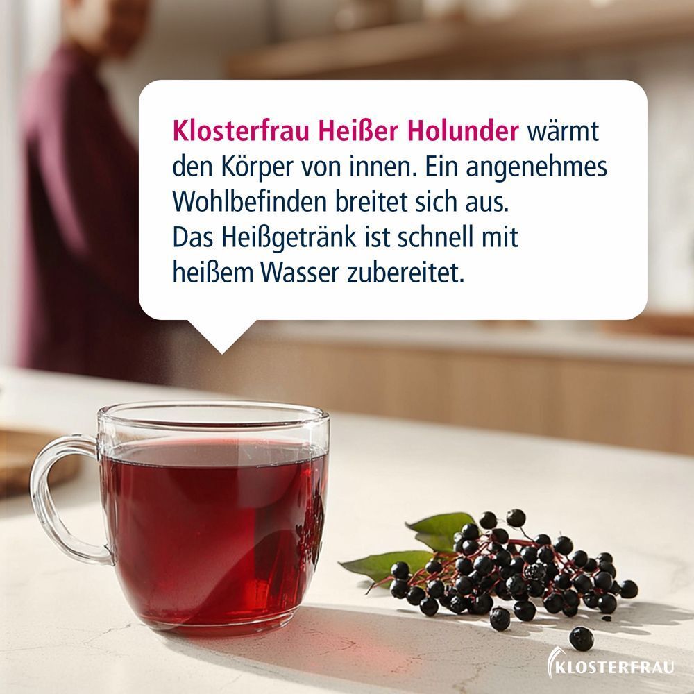 Glas mit rotem Getränk, daneben Holunderbeeren. Text: KLOSTERFRAU Heißer Holunder wärmt den Körper von innen.