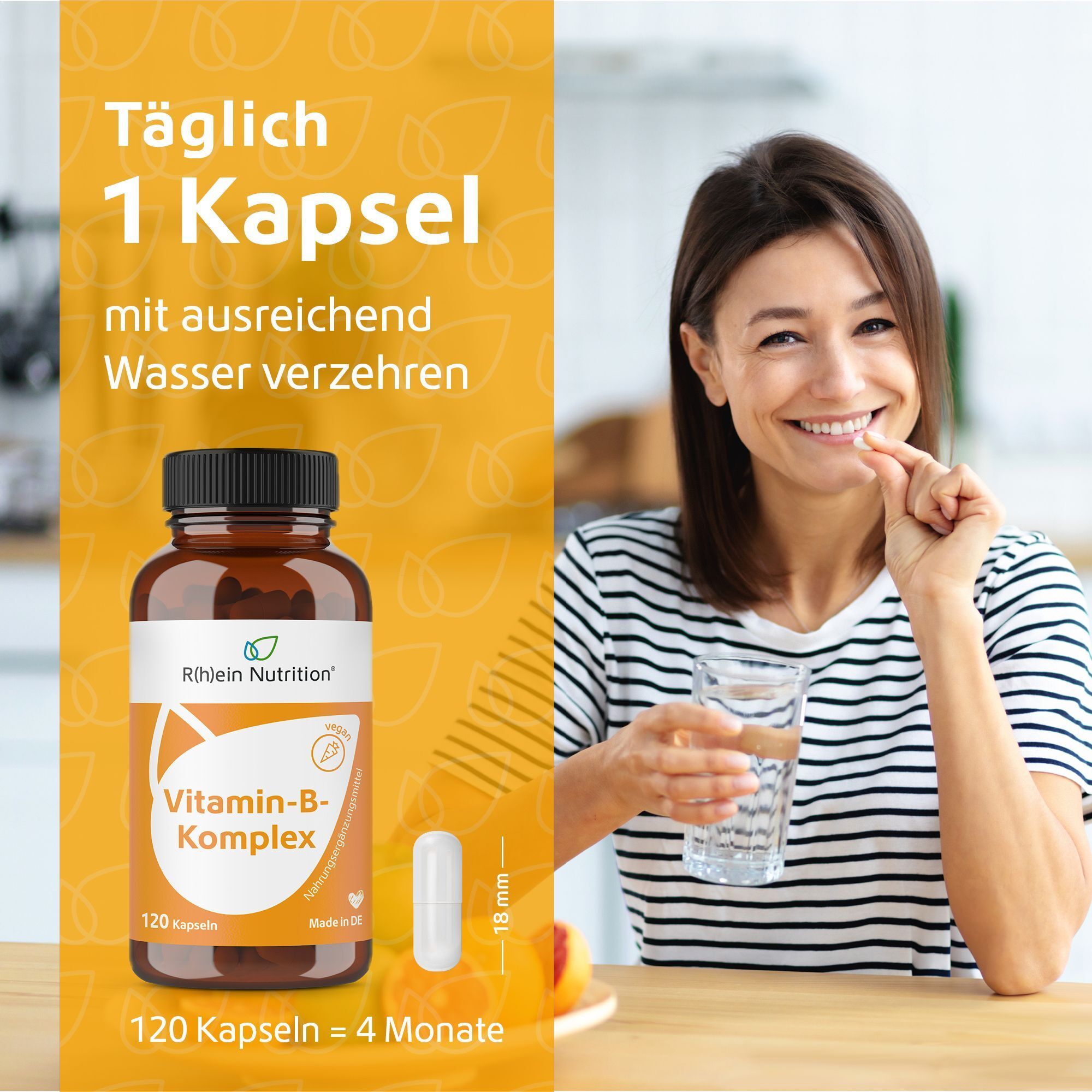 Frau nimmt eine Kapsel R(h)ein Nutrition Vitamin-B-Komplex mit Wasser ein. Flasche und Kapselgrößenangabe sichtbar.