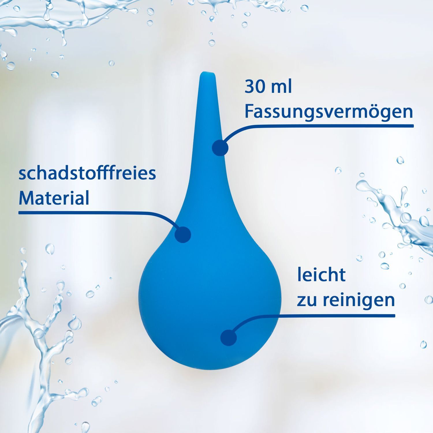 Blaue Ohrenspritze mit Beschriftung. Text: "30 ml Fassungsvermögen", "schadstofffreies Material", "leicht zu reinigen".
