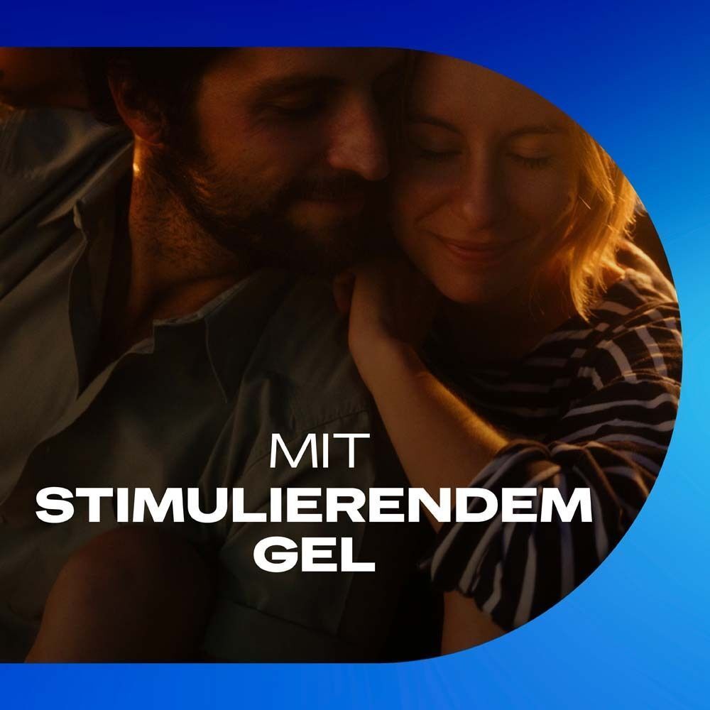 Paar umarmt sich. Text: Mit stimulierendem Gel.