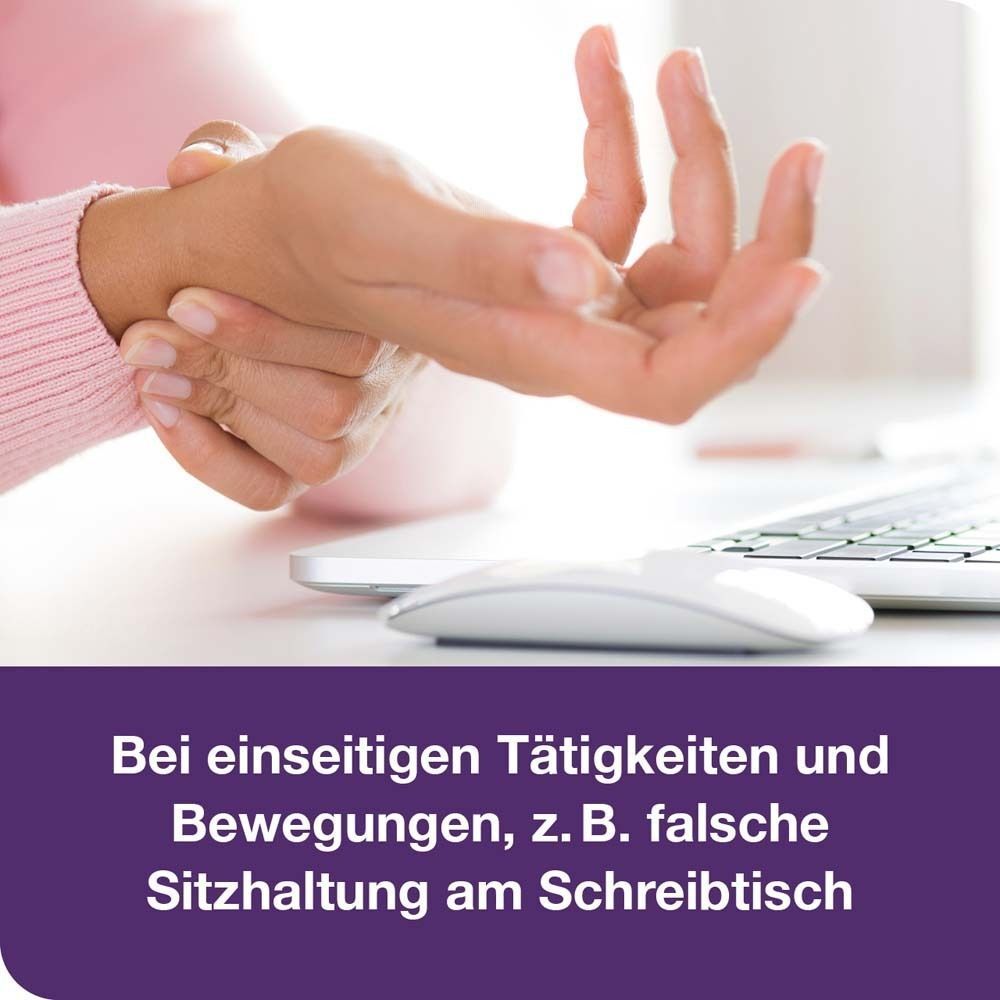 Person am Schreibtisch. Text: Bei einseitigen Tätigkeiten und Bewegungen, z. B. falsche Sitzhaltung am Schreibtisch.