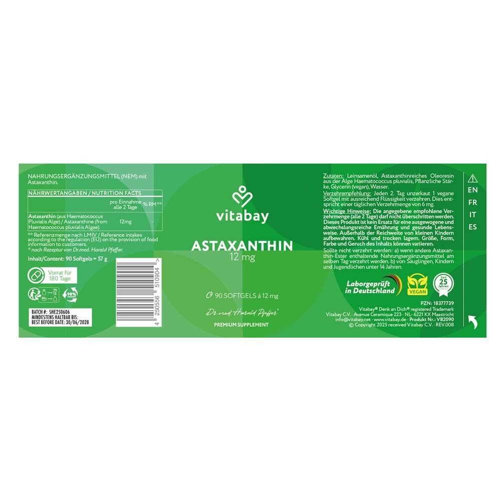 Grüne Verpackung mit Text. Aufschrift: Astaxanthin 12 mg, 90 Softgels. Marke: vitabay. Text in mehreren Sprachen.