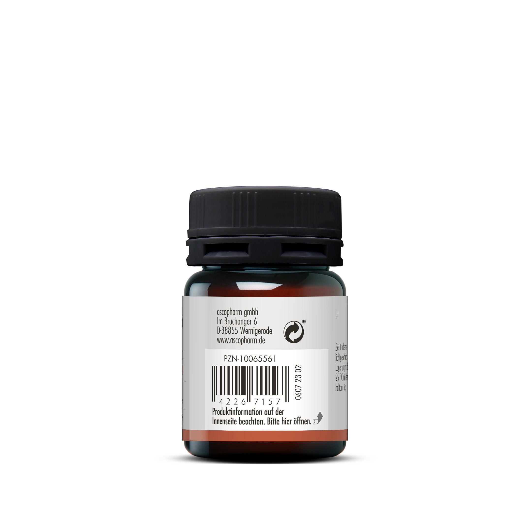 Rückansicht einer Flasche SOVITA CARE Vitamin D Tabletten. Etikett mit Herstellerinformationen, Barcode und Chargennummer. Braune Glasflasche mit schwarzem Deckel.