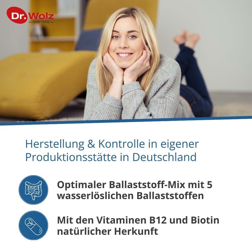 Frau liegt auf Sofa. Text: Herstellung & Kontrolle in eigener Produktionsstätte in Deutschland. Optimaler Ballaststoff-Mix. Mit Vitaminen B12 und Biotin.