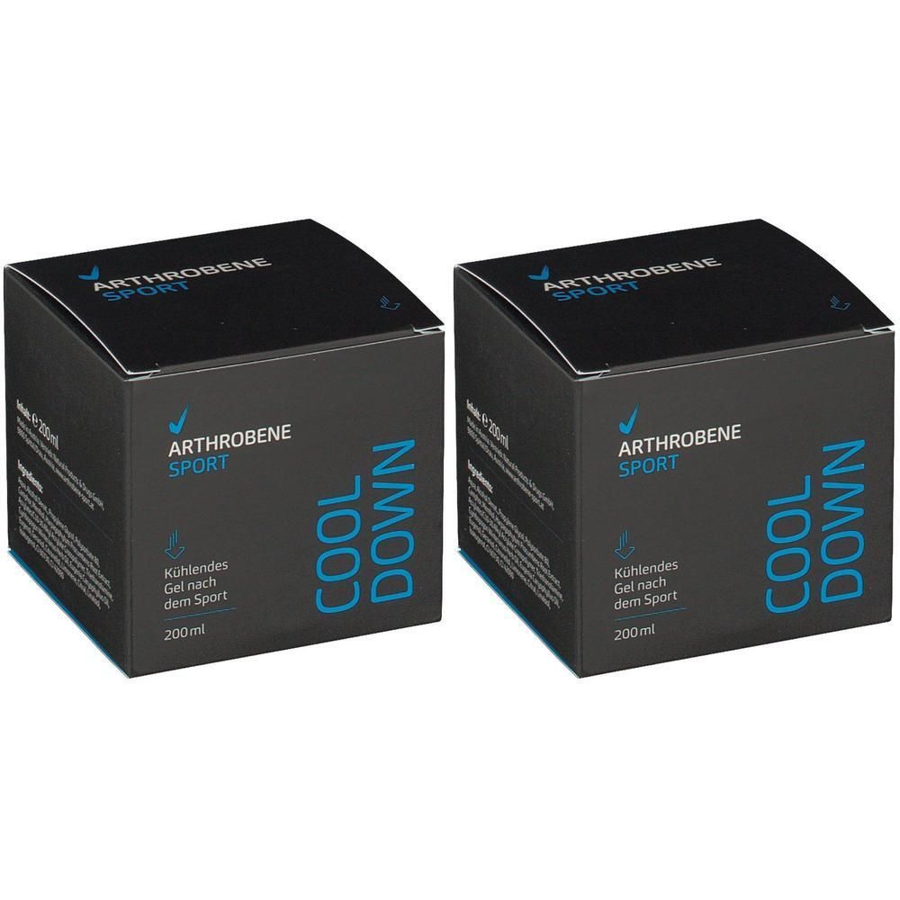 Zwei quadratische Schachteln Arthrobene Sport COOL DOWN. Schwarze Verpackung mit blauem Text. Enthält 200ml.