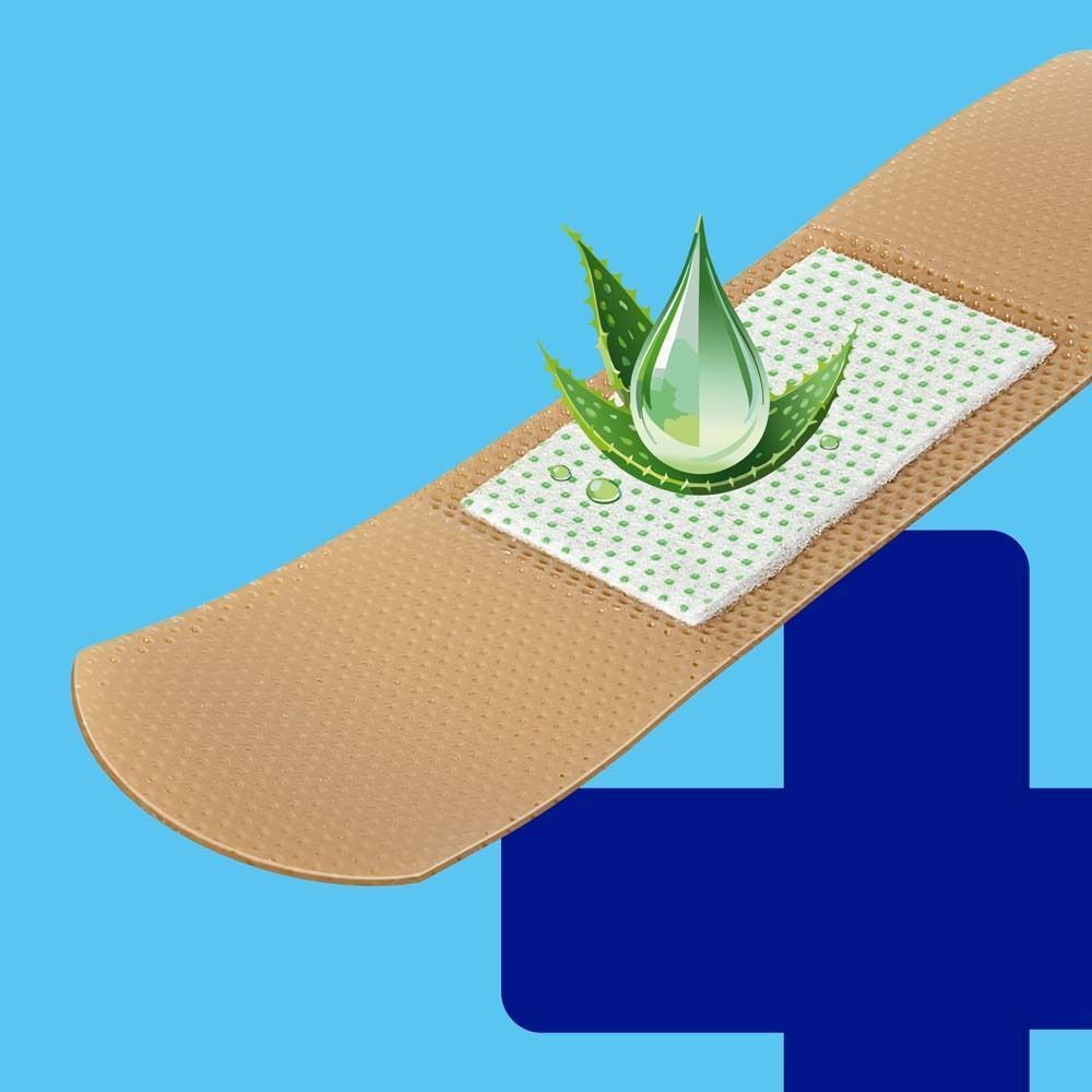 Pflaster-Illustration mit Aloe Vera. Beige Pflaster mit grünem Wundkissen. Blauer Hintergrund.