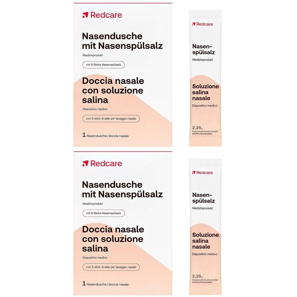 Zwei Packungen Nasendusche mit Nasenspülsalz. Aufschrift: Redcare, Nasendusche, Doccia nasale con soluzione salina. Einzelne Beutel Nasenspülsalz.