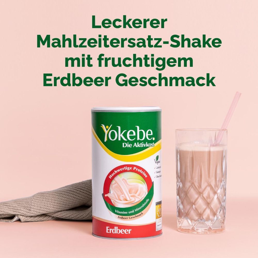 Dose Yokebe Erdbeer neben Glas mit Shake und Strohhalm. Text: Leckerer Mahlzeitenersatz-Shake mit fruchtigem Erdbeer Geschmack.