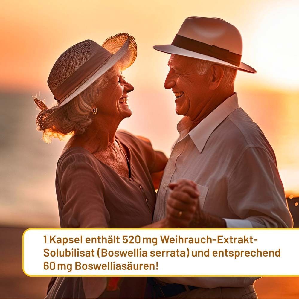Älteres Paar tanzt am Strand. Text: 1 Kapsel enthält 520 mg Weihrauch-Extrakt und 60 mg Boswelliasäuren.