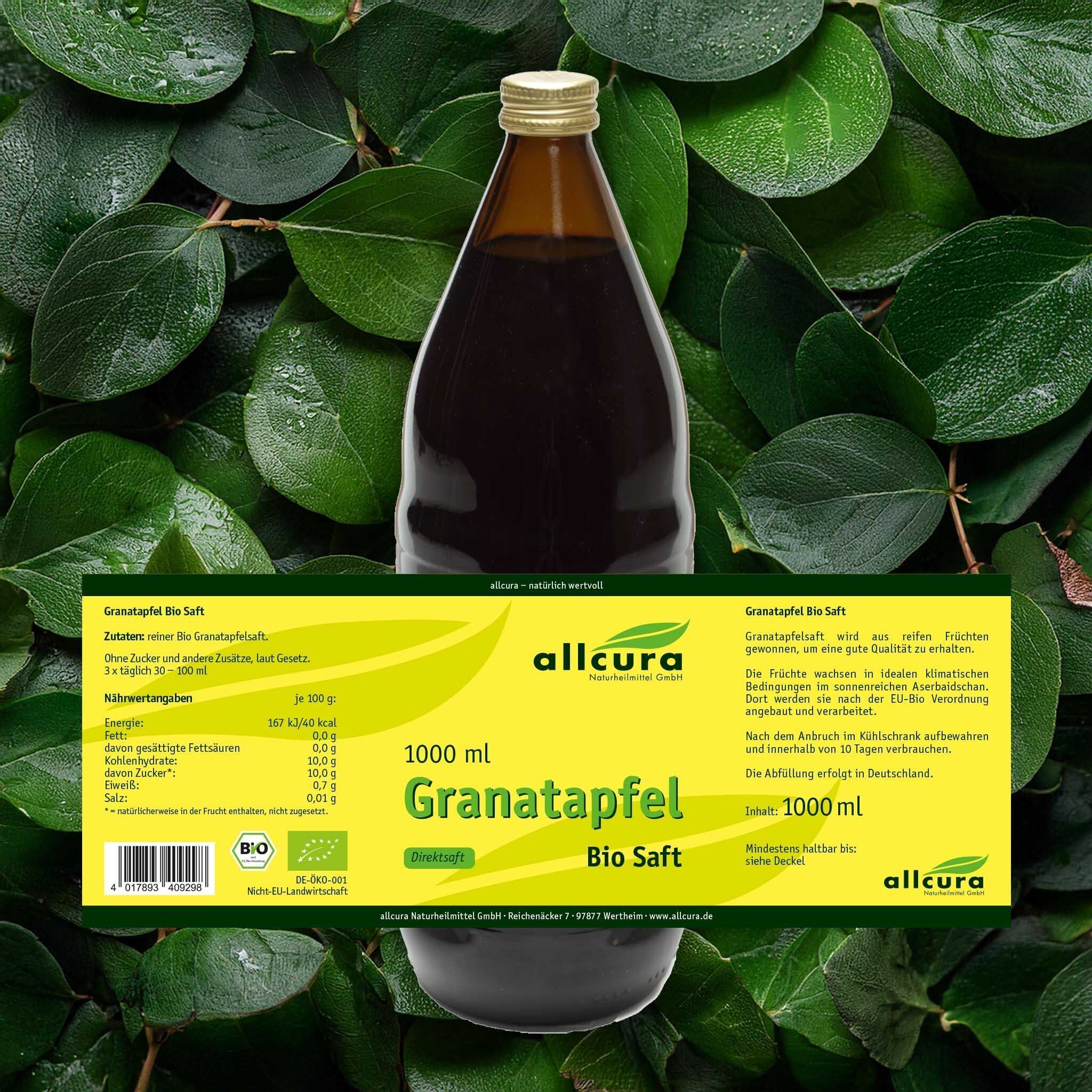 Flasche allcura Granatapfel Bio Saft (1000 ml) mit detailliertem Etikett, umgeben von Blättern.