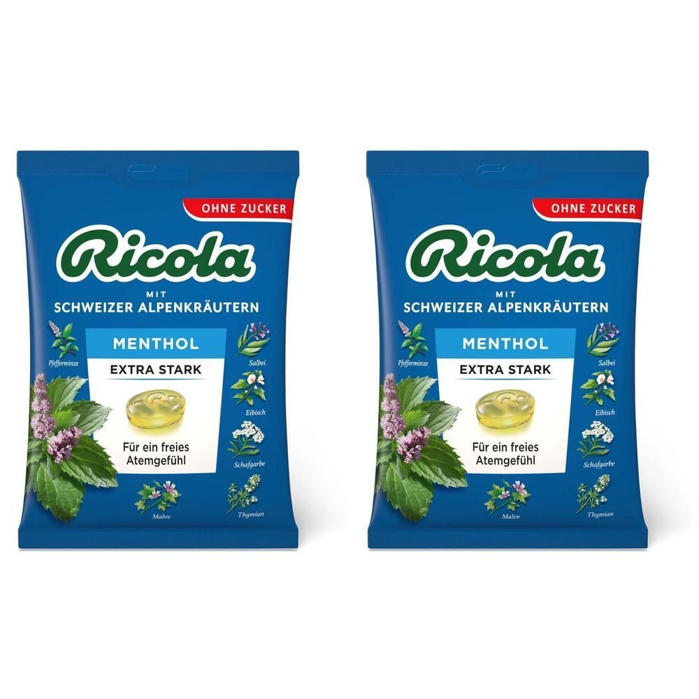 Zwei blaue Beutel mit Ricola-Bonbons. Aufschrift: Menthol extra stark, ohne Zucker. Abbildung von Kräutern und einem Bonbon.