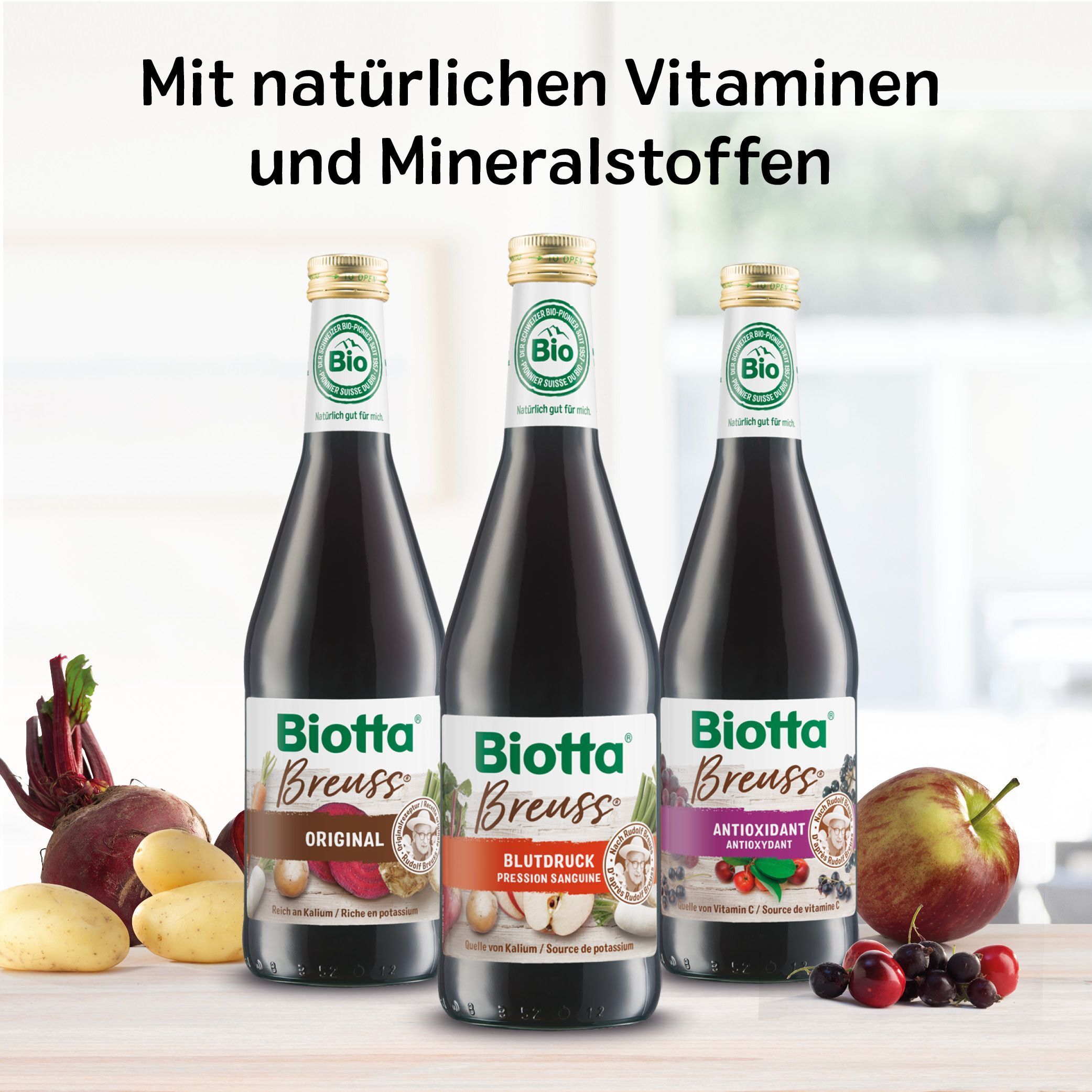 Drei Flaschen Biotta® Breuss Säfte: Original, Blutdruck und Antioxidant. Mit Roter Bete, Äpfeln und Kartoffeln.