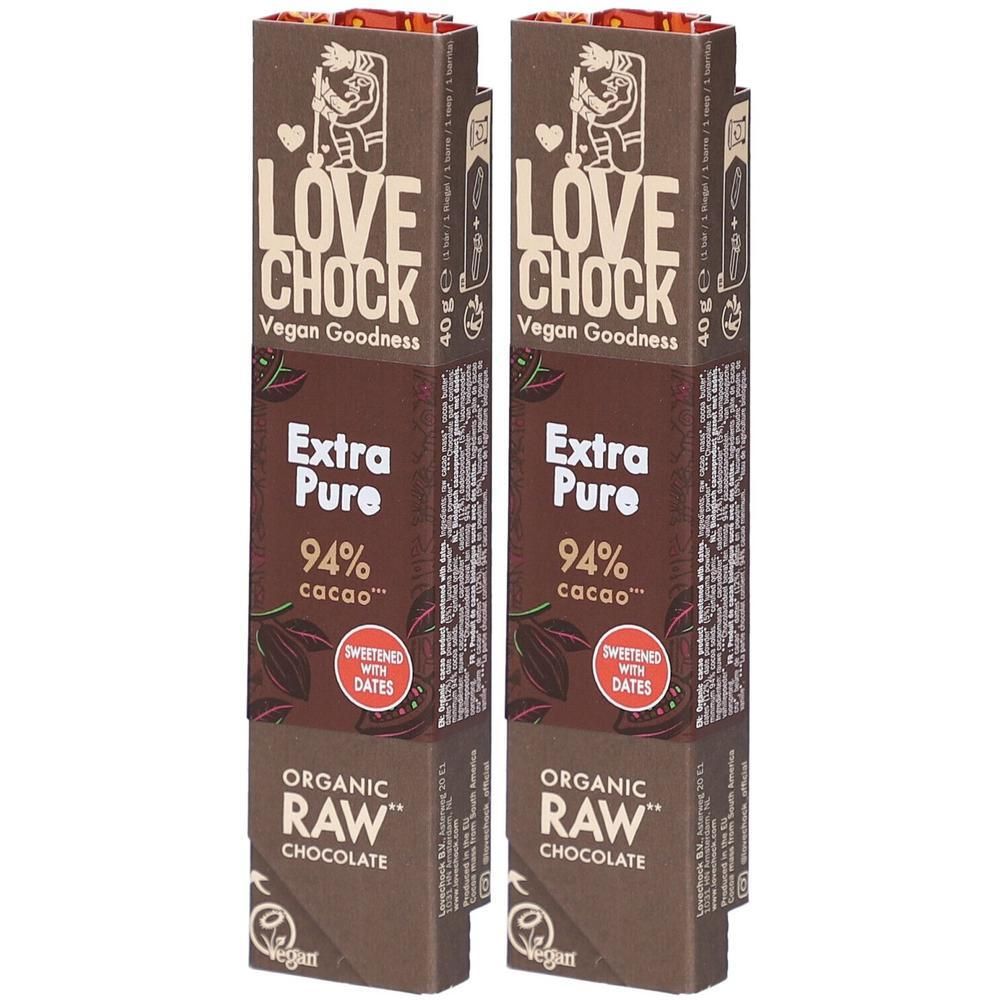 Zwei Schokoladenriegel. Aufschrift: Lovechock, Extra Pure, 94% Cacao, Organic Raw Chocolate. Vegan.