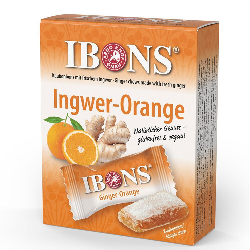 Eine rechteckige Packung IBONS Ingwer-Orange Kaubonbons. Aufdruck mit Orangen, Ingwer und einem einzelnen Kaubonbon. Perspektivische Ansicht.