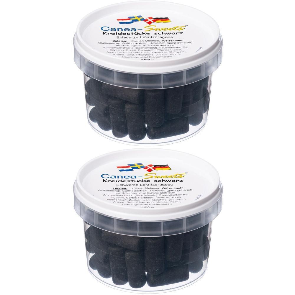 Zwei transparente Behälter mit schwarzen Kreidestücken. Deckel mit Logo und Schriftzug. Produktname: KREIDESTÜCKE schwarz.