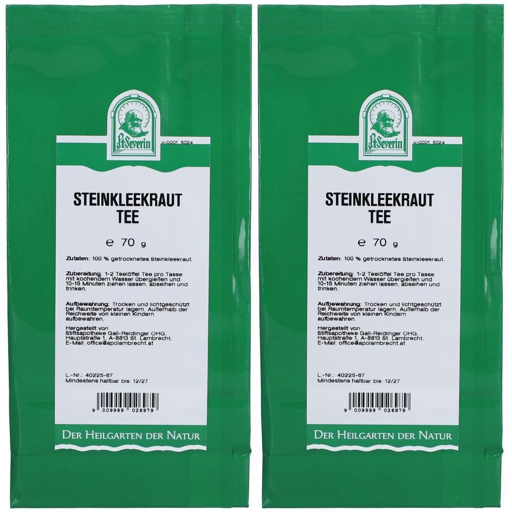 Zwei grüne Beutel mit weißem Etikett. Aufschrift: STEINKLEEKRAUT TEE, e 70 g. Logo: A. Severin. Text in Deutsch.