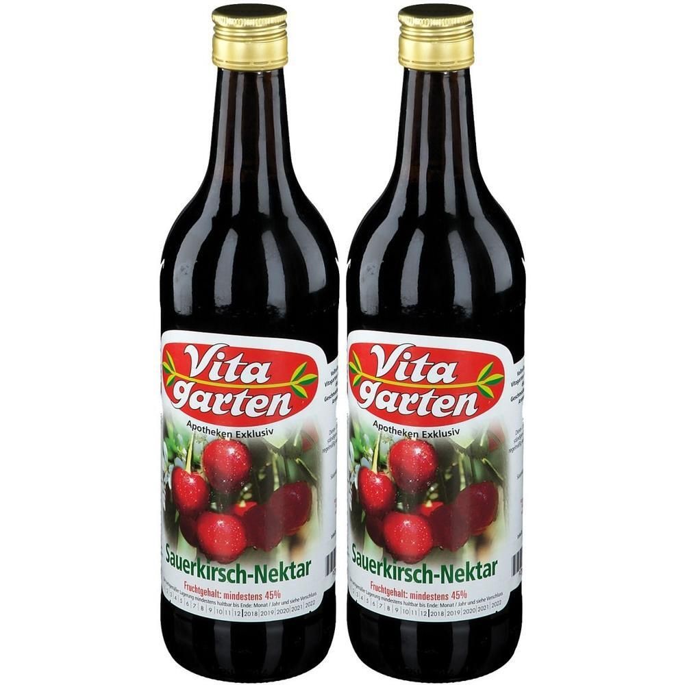 Zwei Flaschen Vita Garten Sauerkirsch-Nektar mit Kirschen und Blättern auf dem Etikett.