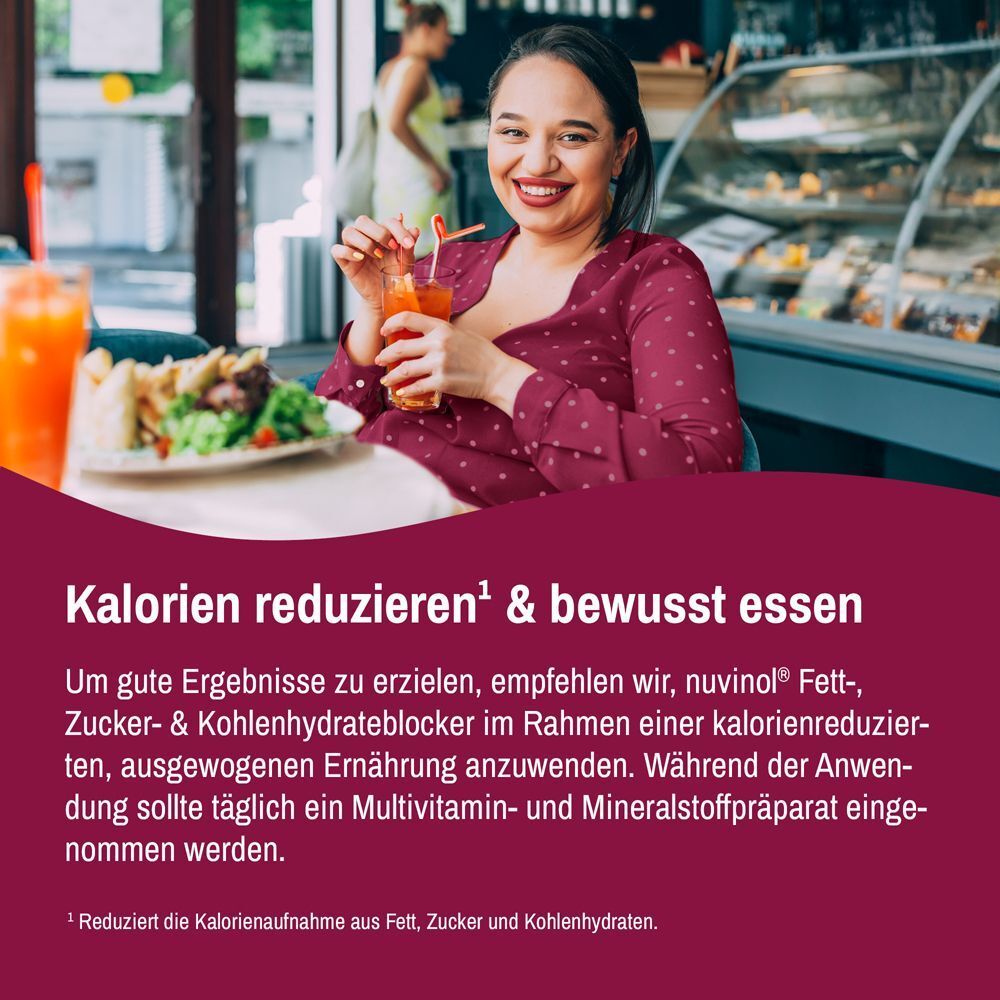 Frau isst in einem Café, mit Text über Kalorienreduktion und bewusste Ernährung.
