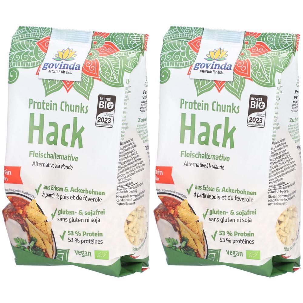 Zwei Beutel Protein Chunks. Aufschrift: Hack, Fleischalternative. Bio-Siegel. Enthält Erbsen & Ackerbohnen. Gluten- & sojafrei. 53% Protein.
