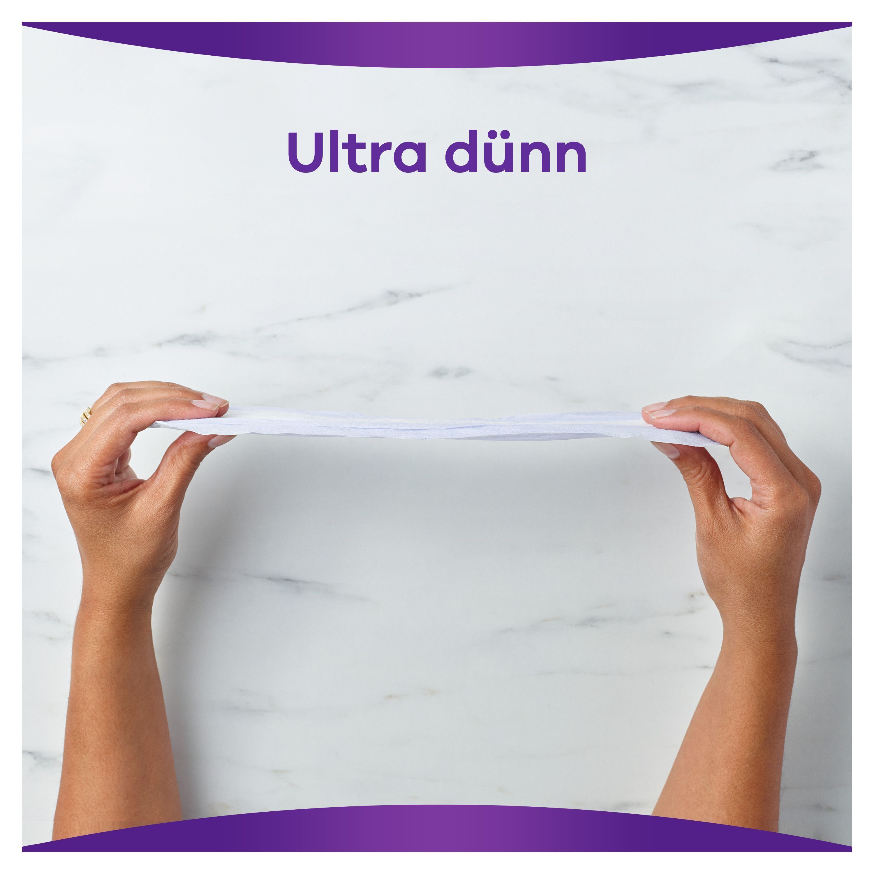 Hände halten ein dünnes, weißes Inkontinenzprodukt. Text: Ultra dünn.
