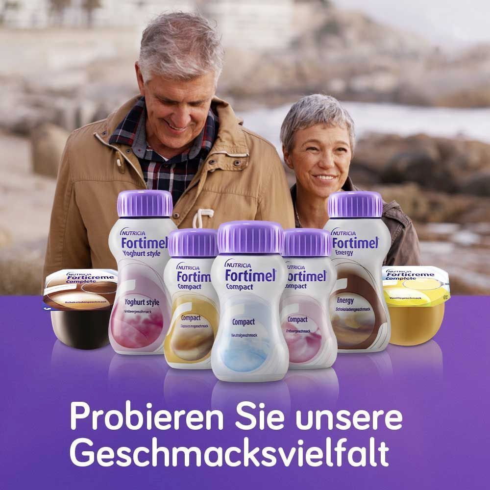 Mehrere Produkte von Nutricia. FORTIMEL Compact, Yoghurt Style, Fortikreme. Personen im Hintergrund.