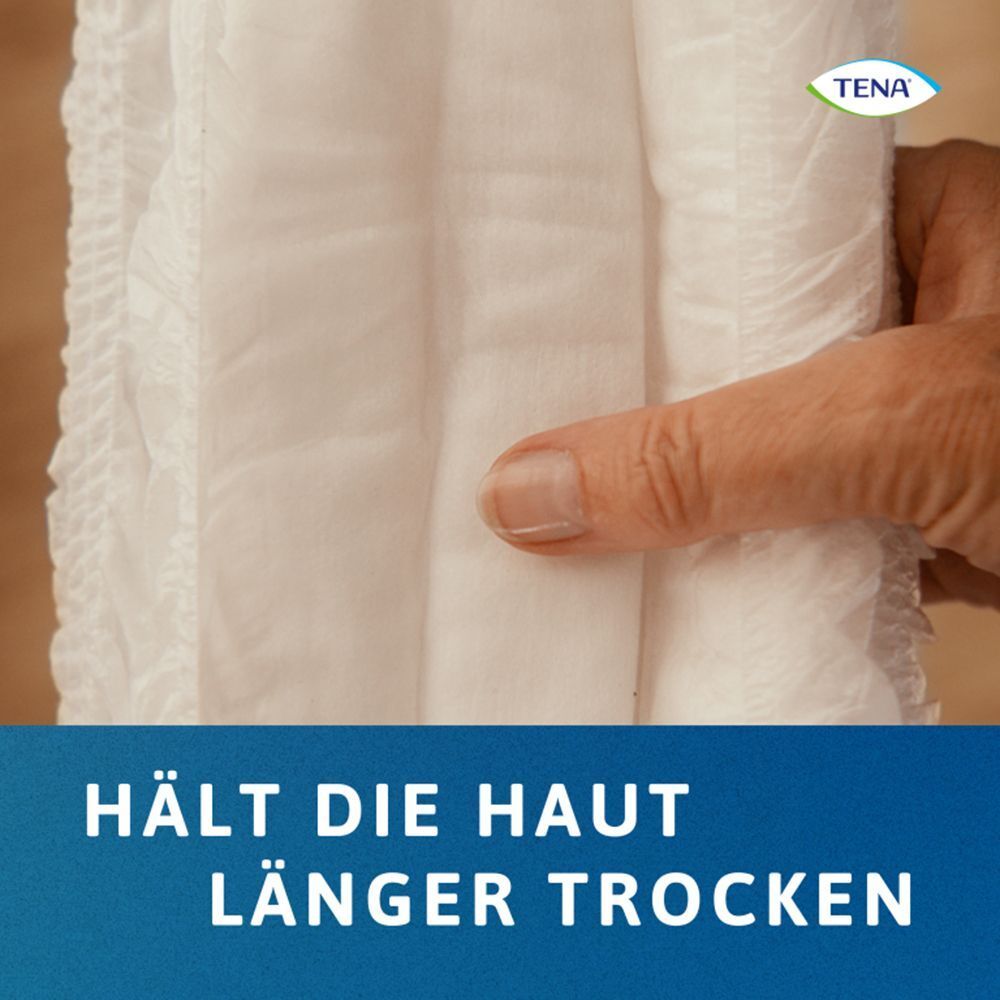 Nahaufnahme des Innenbereichs einer weißen TENA Pants. Text: Hält die Haut länger trocken.
