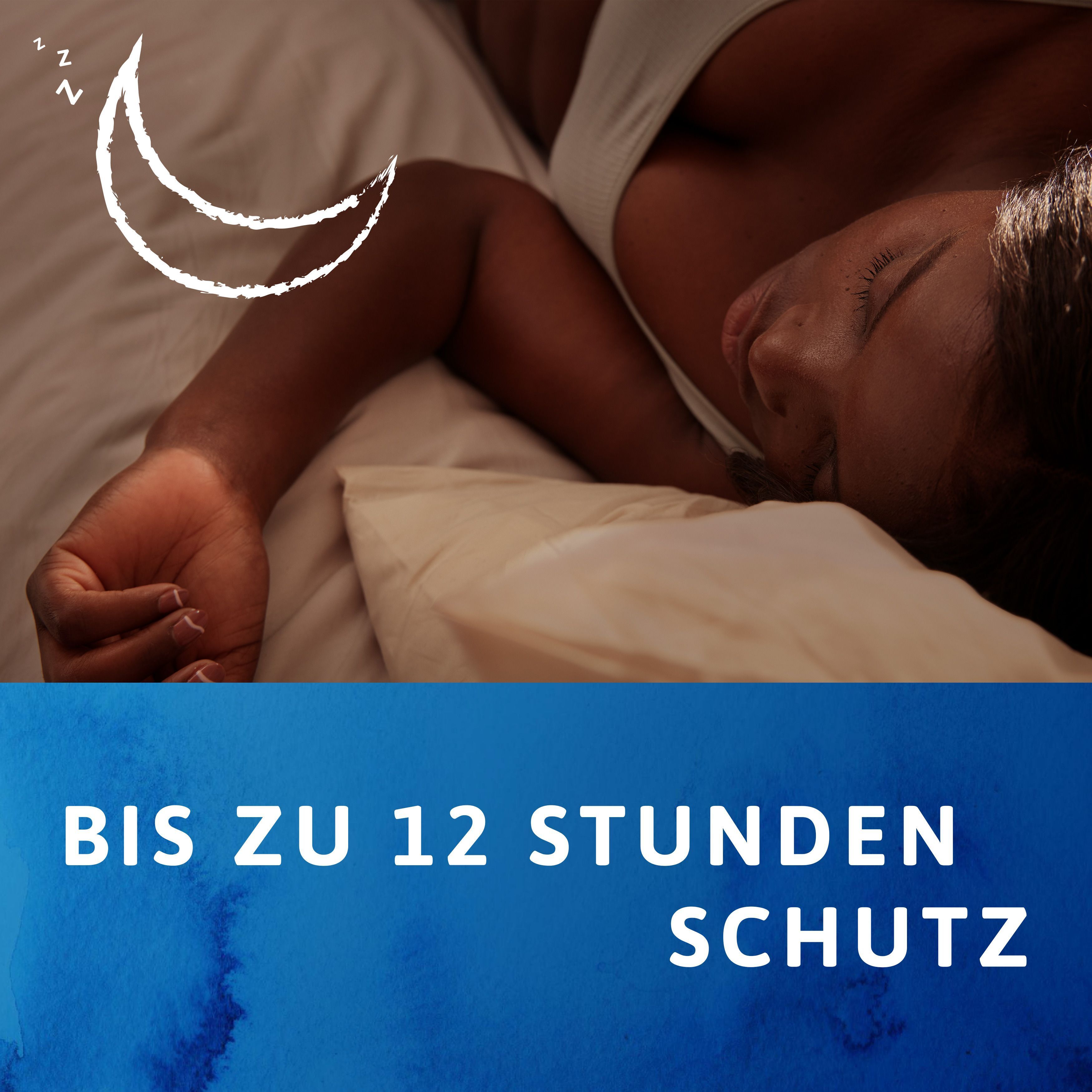 Person schläft im Bett. Text: Bis zu 12 Stunden Schutz. Mond-Symbol.