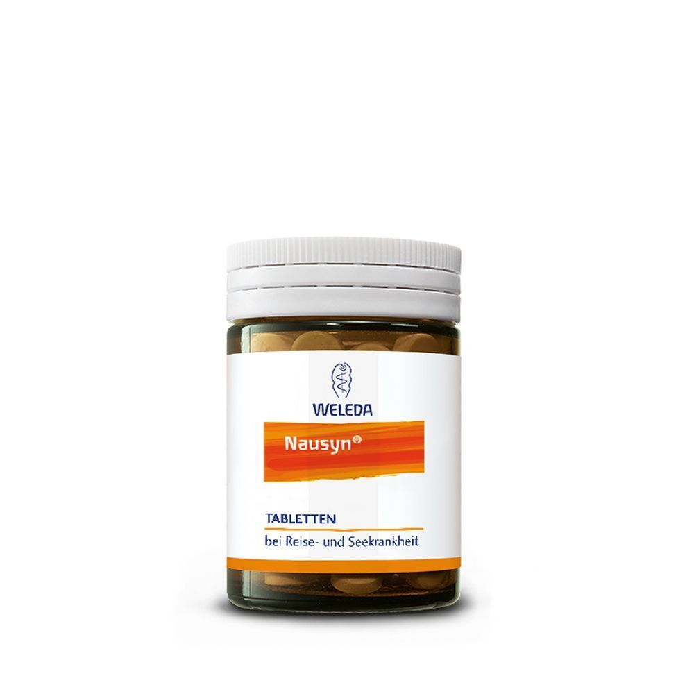 Nausyn® Tabletten in einer braunen Glasflasche mit weißem Deckel. Etikett mit Produktnamen und Logo. Tabletten sichtbar.