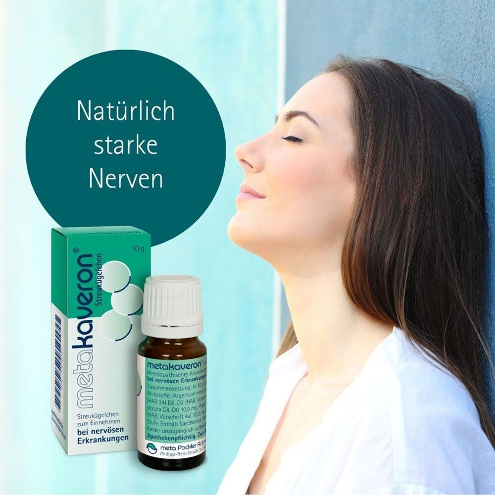 Eine kleine braune Glasflasche mit weißem Deckel und eine grüne Kartonverpackung für Metakaveron, ein homöopathisches Mittel.