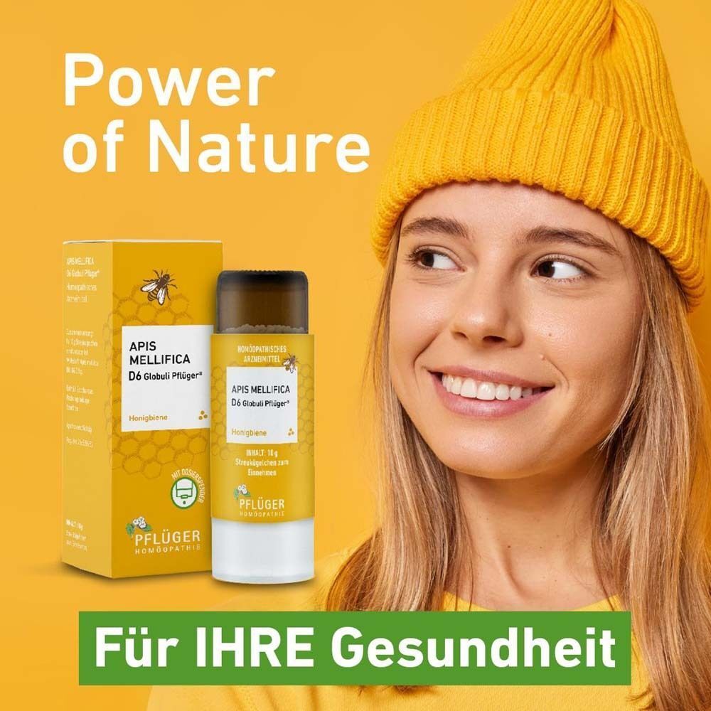 Frau mit gelber Mütze neben Apis mellifica D6 Globuli Pflüger®. Text: Power of Nature und Für IHRE Gesundheit.