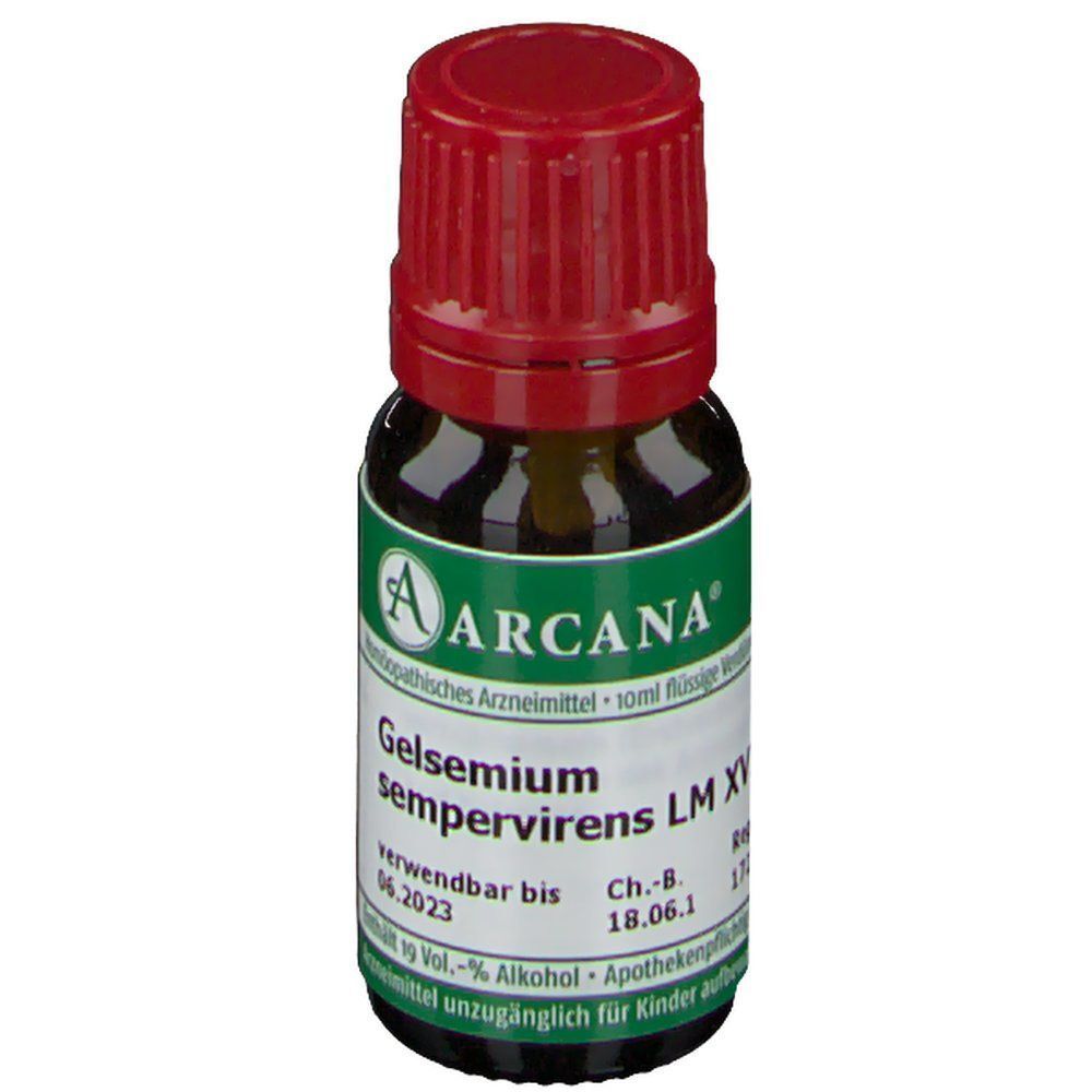 Braunglasflasche mit rotem Verschluss. Aufschrift: ARCANA, Gelsemium sempervirens LM XVIII. Etikett mit Text. Haltbarkeit bis 06.2023.