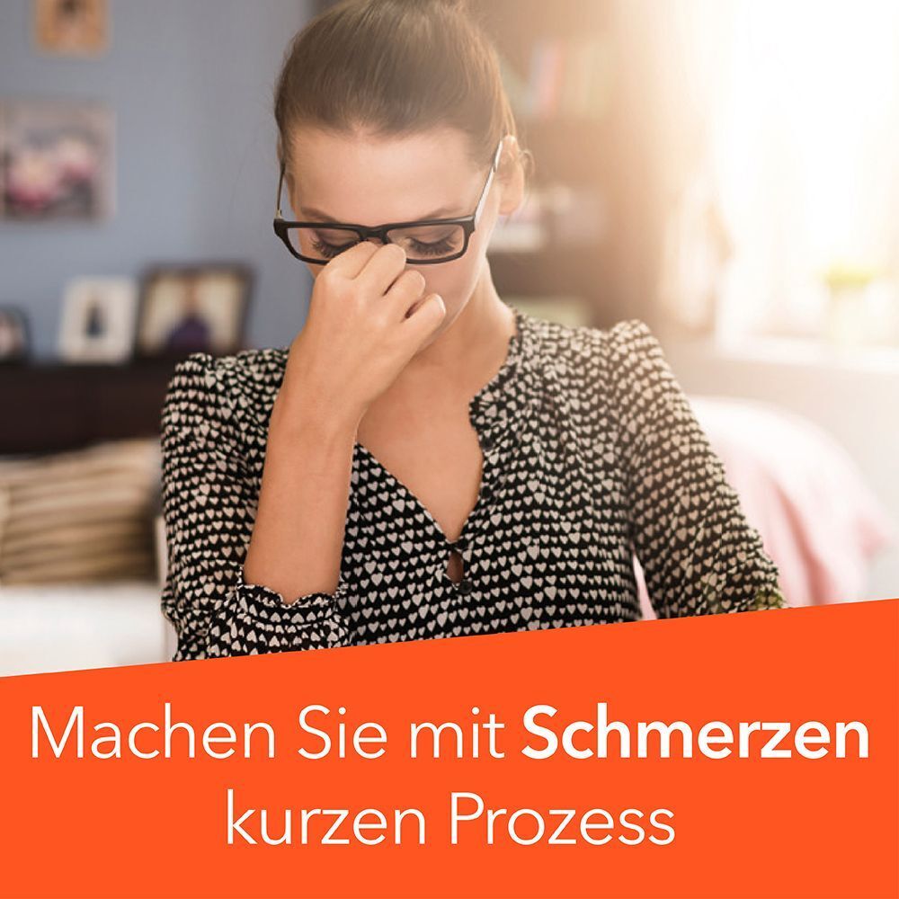 Frau mit Kopfschmerzen und Brille reibt sich die Schläfen. Text: Machen Sie mit Schmerzen kurzen Prozess.