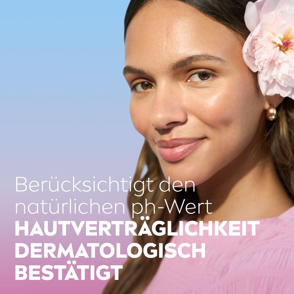 Porträt einer Frau, NIVEA Pflegender Toner Rose mit Fokus auf Hautverträglichkeit.