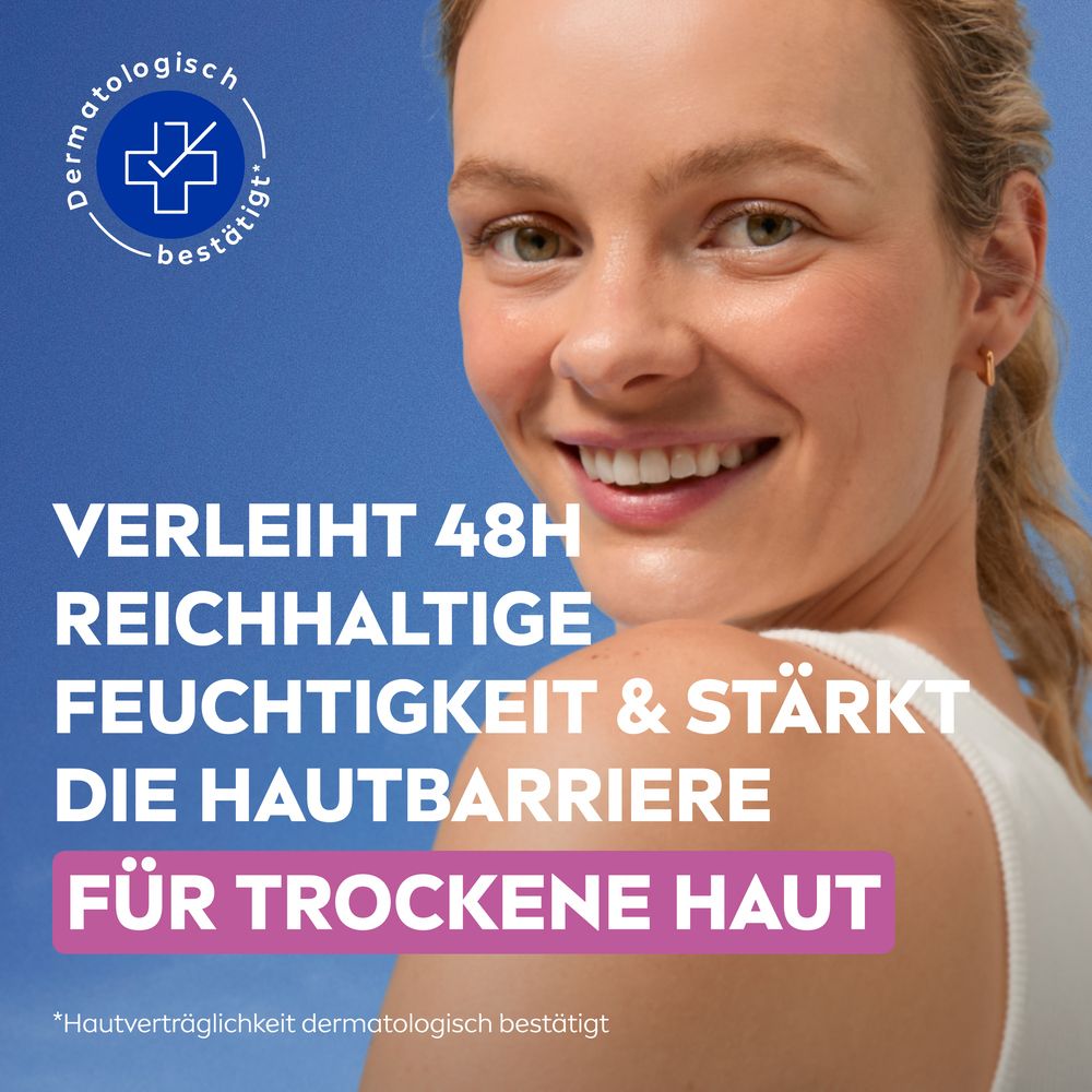 Frau mit strahlender Haut, NIVEA Reichhaltige Tagespflege für trockene Haut.