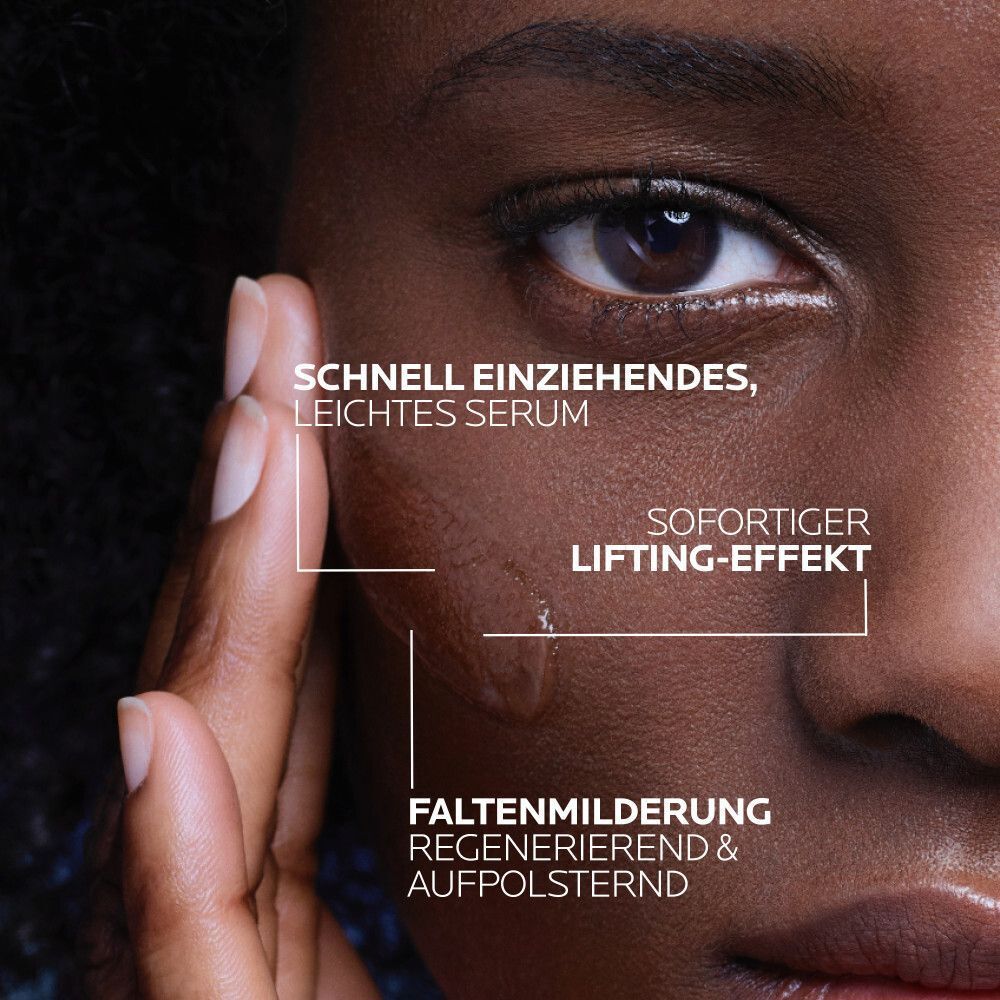 Nahaufnahme eines Gesichts mit Serum-Tropfen auf der Haut. Text beschreibt sofortigen Lifting-Effekt und Faltenmilderung.