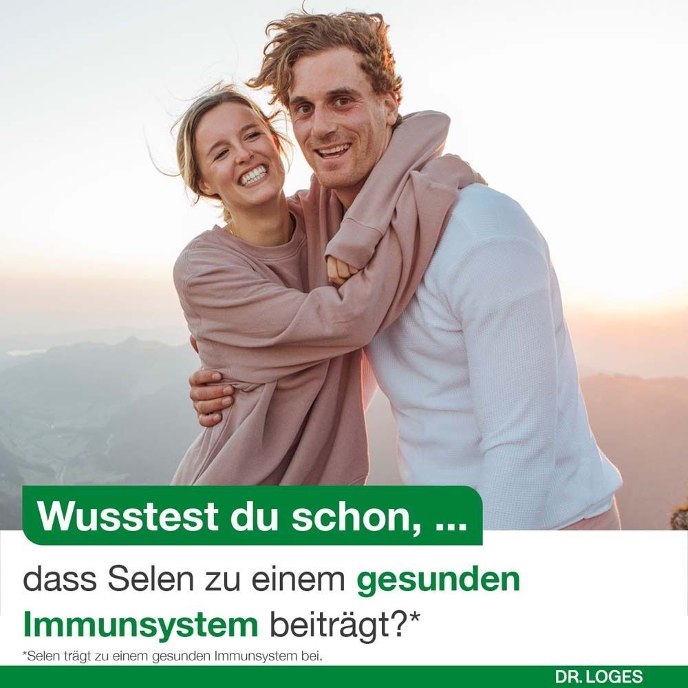Ein lachendes Paar umarmt sich im Freien. Text: Selen trägt zu einem gesunden Immunsystem bei.