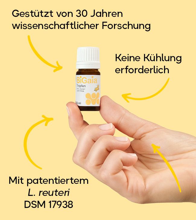 Hand hält eine Flasche BiGaia Tropfen, 10 ml.