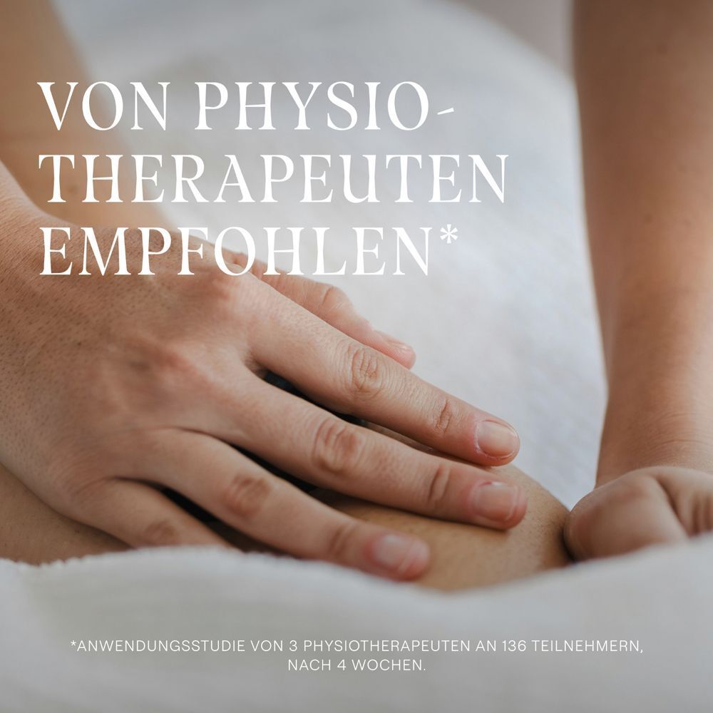 Nahaufnahme einer Massage. Text: Von Physiotherapeuten empfohlen.