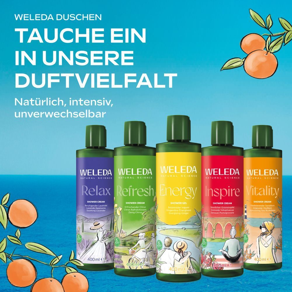 Fünf Flaschen WELEDA Duschcreme in verschiedenen Sorten (Relax, Refresh, Energy, Inspire, Vitality) nebeneinander.