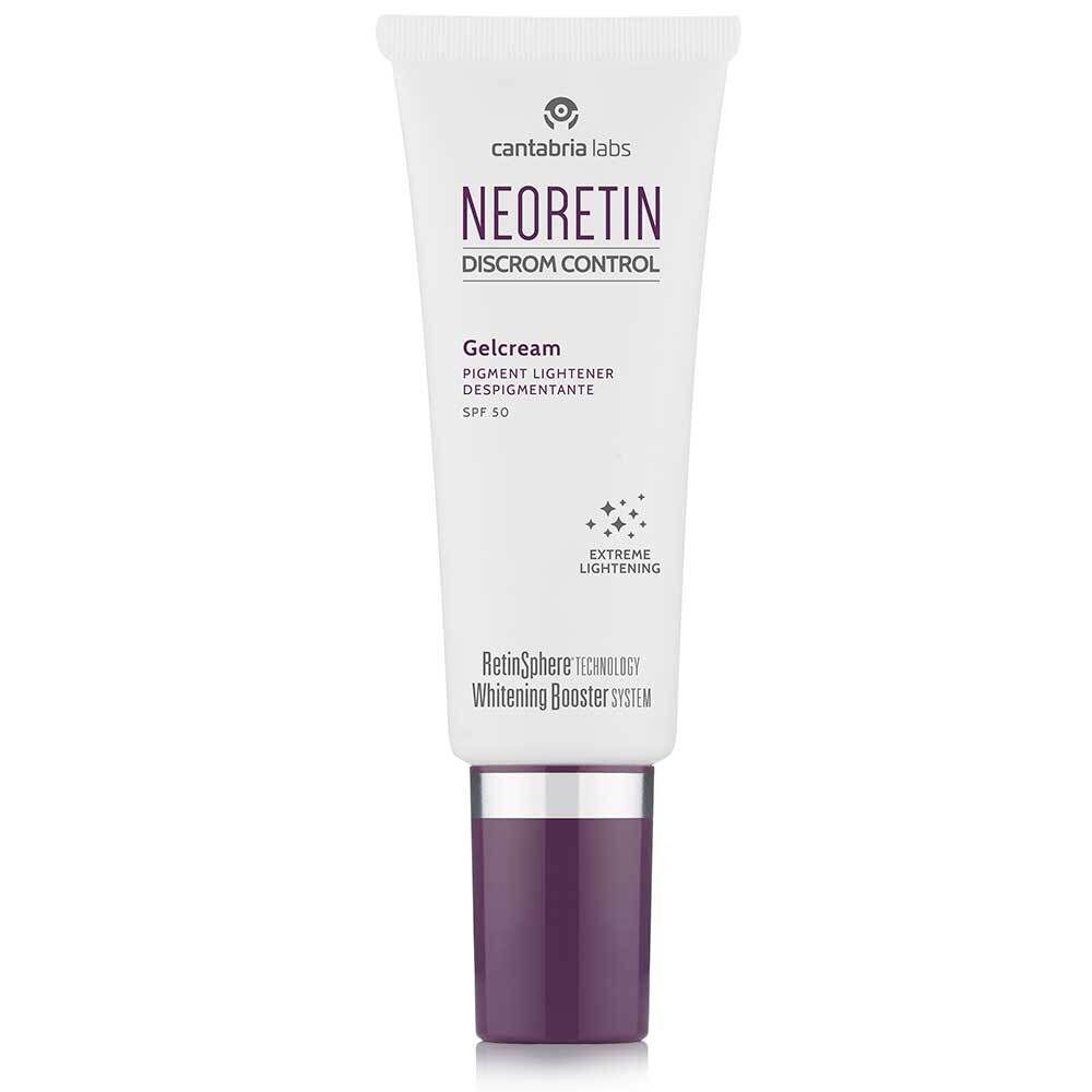 Eine Tube Neoretin Discrom Control Gelcream SPF 50. Weiße Tube mit lila Akzenten und Beschriftung.