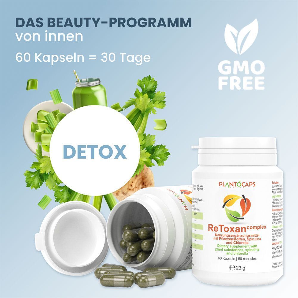 Flasche ReToxan complex mit geöffnetem Deckel und herausfallenden Kapseln, umgeben von Sellerie und einem grünen Smoothie.
